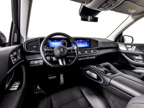 Certified 2025 Mercedes-Benz GLS 580 4MATIC image 22