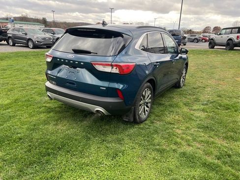 Used 2020 Ford Escape Titanium image 5