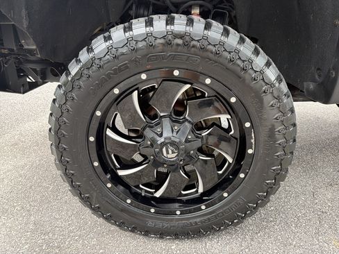 Used 2015 GMC Sierra 2500 Denali w/ Duramax Plus Package AWD/4WD image 12