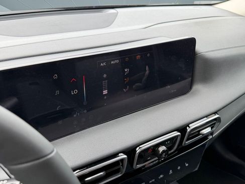 New 2026 Nissan Sentra SV w/ SV Convenience Package FWD image 27