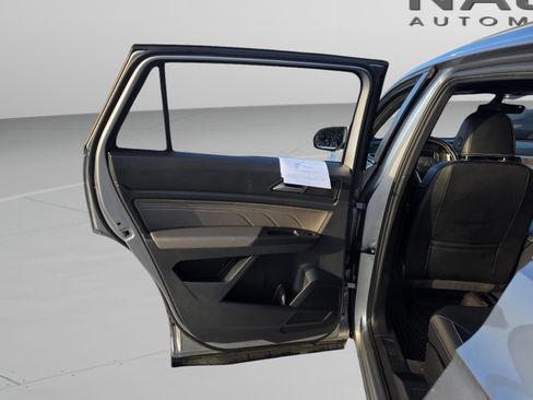 Used 2022 Volkswagen Atlas Cross Sport SE image 27