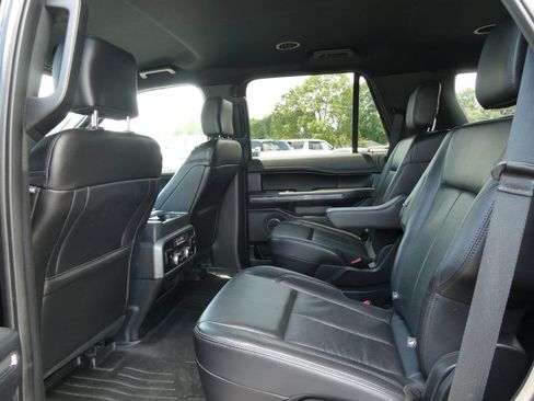 Used 2020 Ford Expedition XLT w/ Equipment Group 202A AWD/4WD image 21