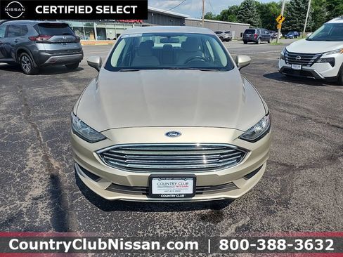 Used 2018 Ford Fusion SE FWD image 3