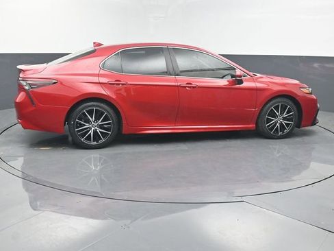 Used 2023 Toyota Camry SE image 6