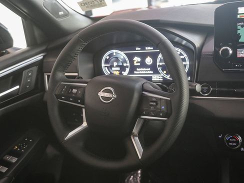 New 2026 Nissan Rogue Platinum AWD/4WD image 17