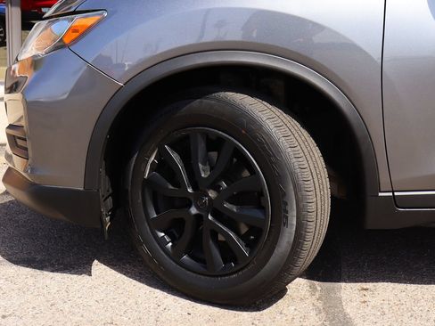 Used 2018 Nissan Rogue SV AWD/4WD image 5