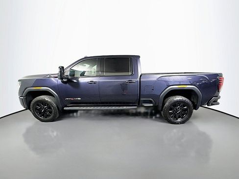 Used 2024 GMC Sierra 2500 AT4 w/ AT4 Premium Plus Package AWD/4WD image 4