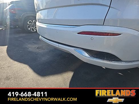 Used 2024 Buick Enclave Avenir w/ Avenir Technology Package image 21