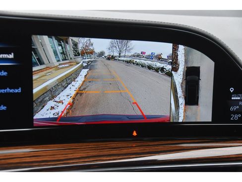 Certified 2024 Cadillac Escalade Premium Luxury image 22