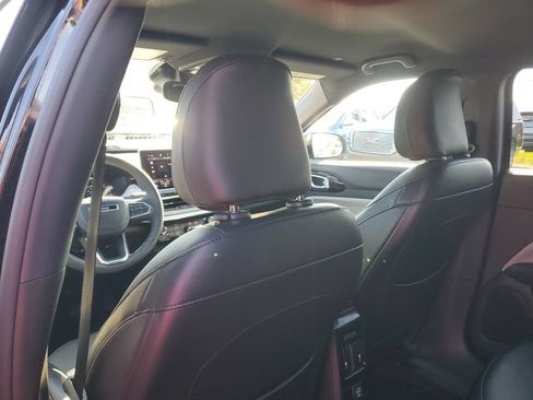 Used 2023 Jeep Compass Limited w/ Elite Group AWD/4WD image 10