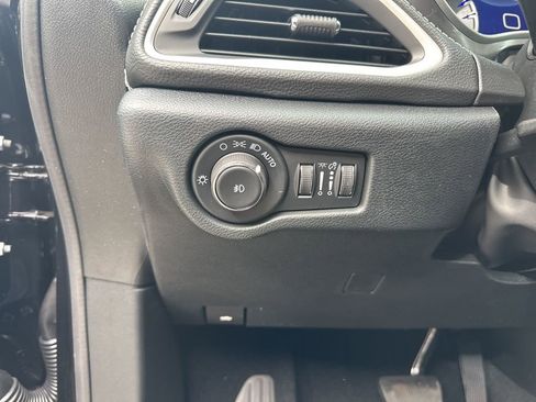 New 2026 Chrysler Pacifica Select image 63