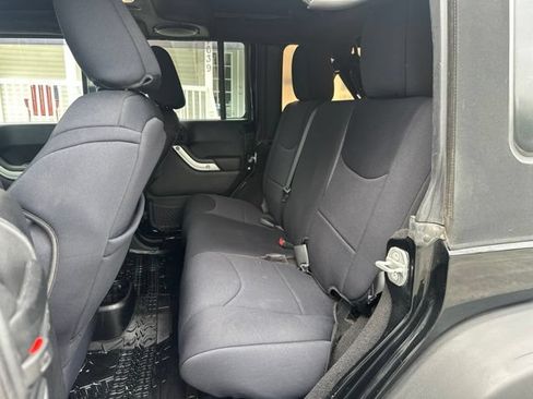 Used 2014 Jeep Wrangler Unlimited Rubicon w/ Connectivity Group AWD/4WD image 11