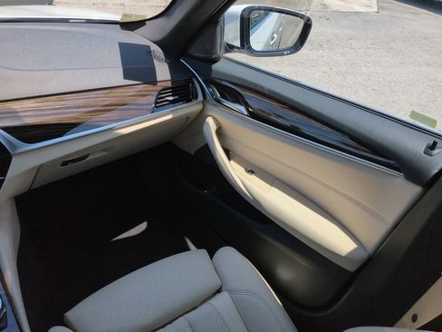 Used 2023 BMW 540i w/ Premium Package RWD image 17