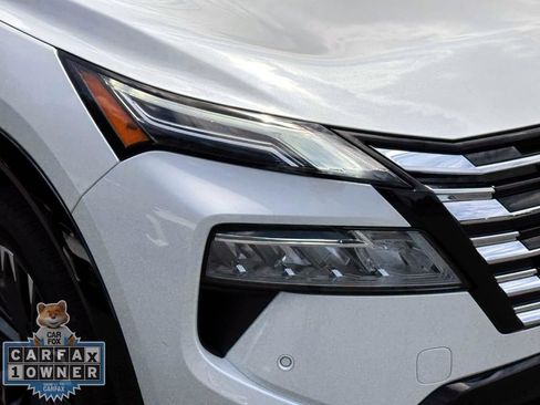 Used 2024 Nissan Rogue Platinum AWD/4WD image 12