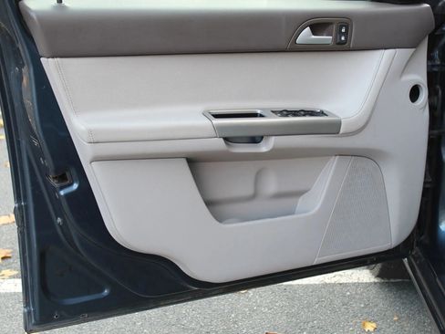 Used 2008 Volvo V50 T5 image 13