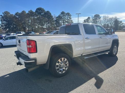 Used 2019 GMC Sierra 2500 Denali image 7