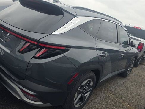 Used 2025 Hyundai Tucson SEL FWD image 3