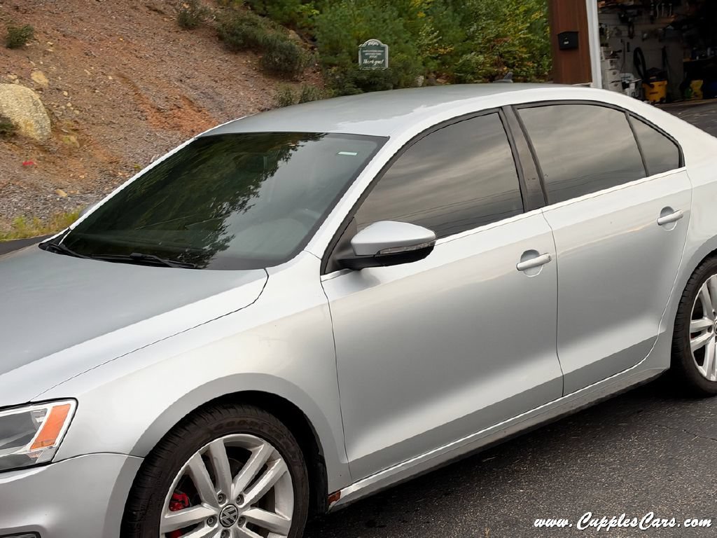 Used 2014 Volkswagen Jetta GLI FWD image 25