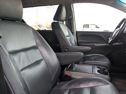 Used 2016 Toyota Sienna SE image 19