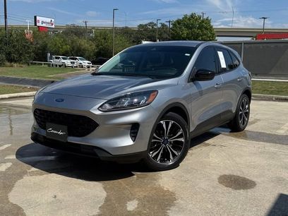 Used 2022 Ford Escape SE w/ SE Sport Appearance Package