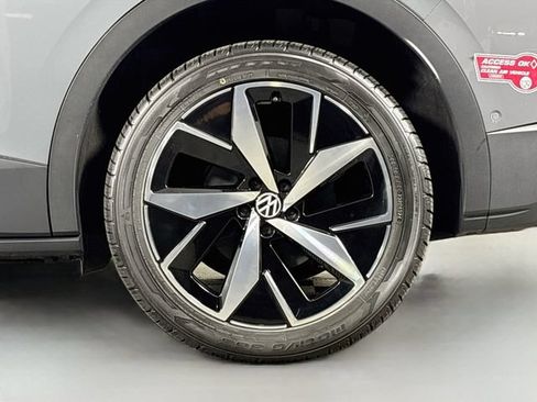 Certified 2023 Volkswagen ID.4 Pro S AWD/4WD image 34