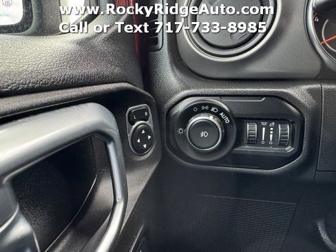 Used 2022 Jeep Wrangler Sport AWD/4WD image 33