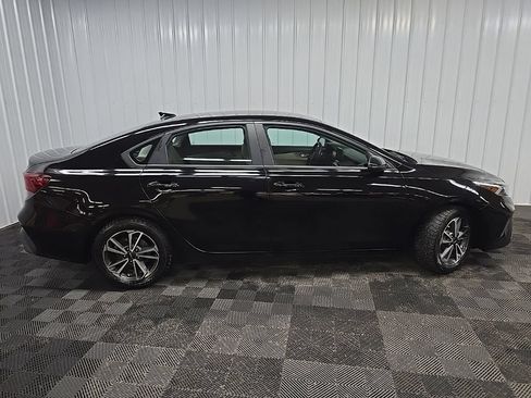 Used 2023 Kia Forte LXS w/ LXS Technology Package FWD image 2
