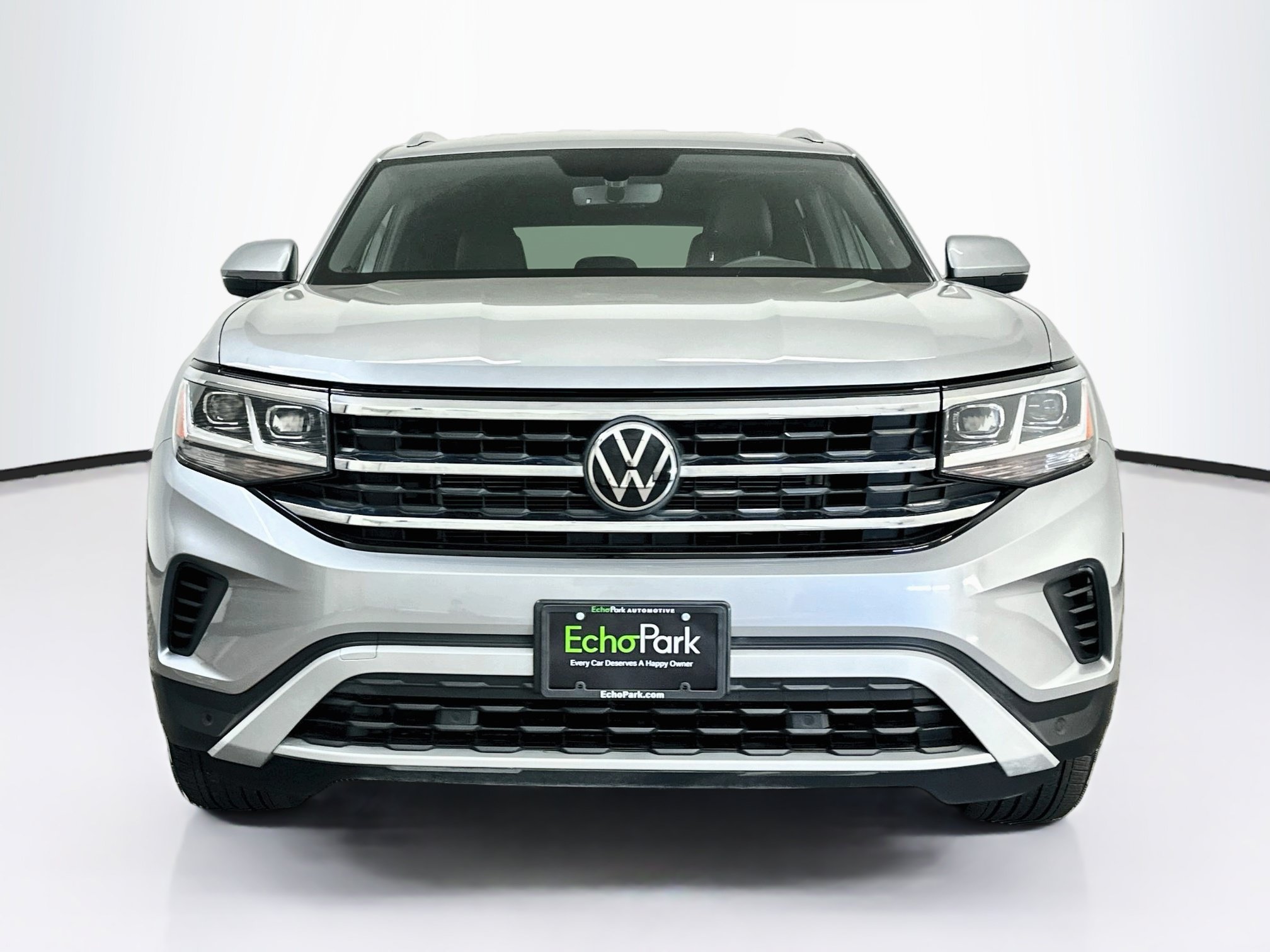 Used 2023 Volkswagen Atlas Cross Sport SE w/ Black Wheel Package AWD/4WD image 2