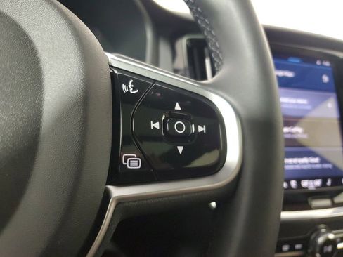 Used 2025 Volvo V60 B5 Cross Country Plus image 28