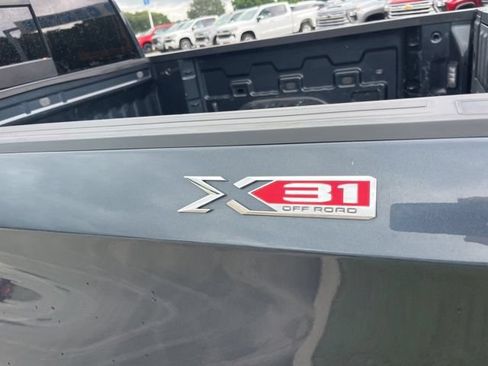 Used 2021 GMC Sierra 1500 SLT AWD/4WD image 6