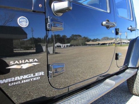 Used 2011 Jeep Wrangler Unlimited Sahara w/ Trailer Tow Group image 14