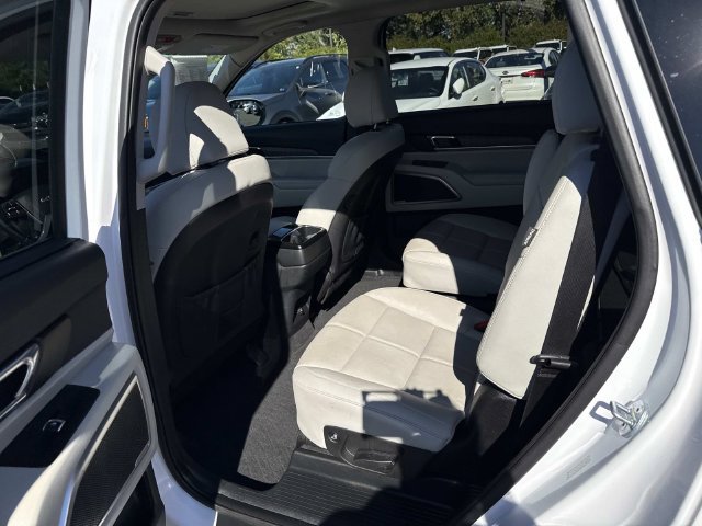 Used 2024 Kia Telluride EX w/ EX Captain's Chair Package AWD/4WD image 17