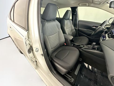 Used 2021 Toyota Corolla LE FWD image 27