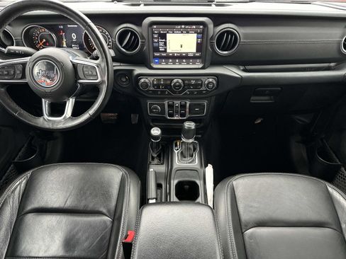 Used 2018 Jeep Wrangler Unlimited Sahara image 12