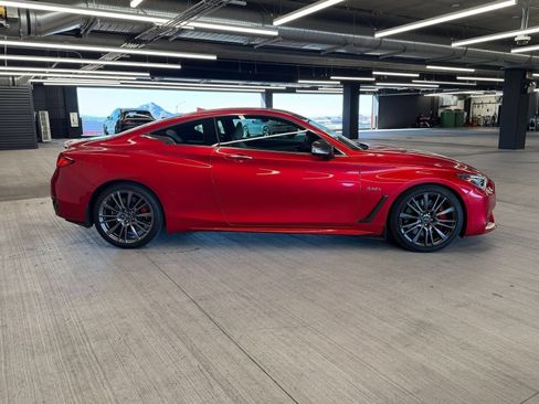 Used 2017 INFINITI Q60 Red Sport 400 RWD image 5