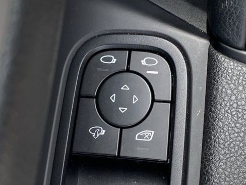 Used 2025 Porsche Cayenne AWD/4WD image 17