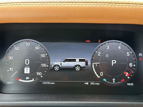 Used 2023 Land Rover Defender 130 First Edition AWD/4WD image 25