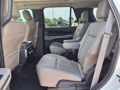 Used 2020 Ford Expedition XLT w/ Equipment Group 202A RWD image 24