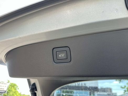 Used 2025 Buick Envista Sport Touring w/ Experience Buick Package FWD image 13