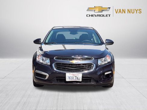 Used 2015 Chevrolet Cruze LT FWD image 2