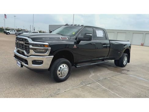 Used 2025 RAM 3500 Tradesman AWD/4WD image 4