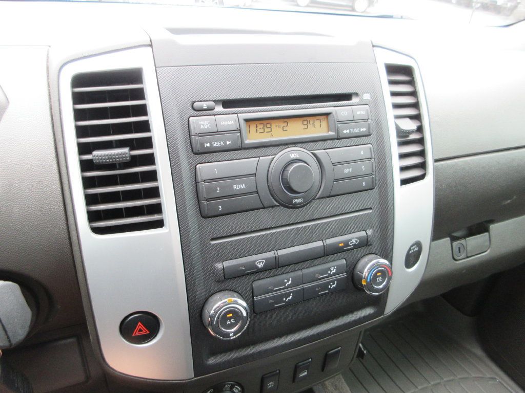 Used 2011 Nissan Frontier SV AWD/4WD image 23