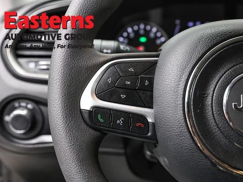 Used 2023 Jeep Renegade Latitude AWD/4WD image 14