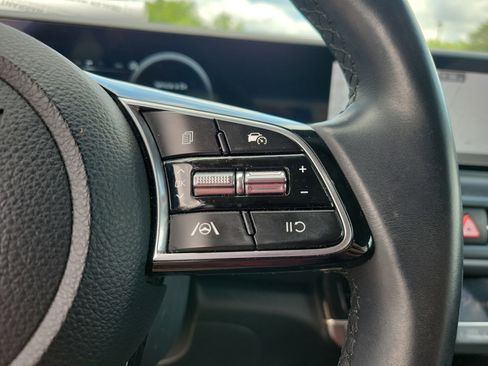 Used 2025 Kia Seltos EX w/ EX Sunroof Package FWD image 16