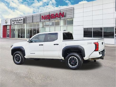 Used 2024 Toyota Tacoma TRD Off-Road image 7