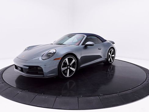 Used 2025 Porsche 911 Carrera RWD image 12