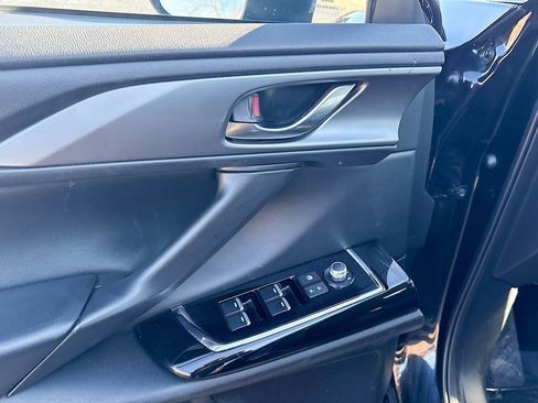 Used 2023 MAZDA CX-9 Touring image 17