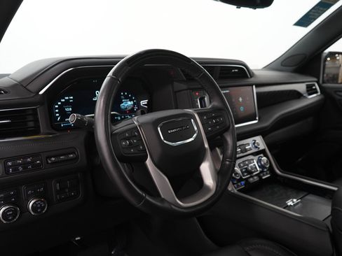 Used 2023 GMC Yukon XL Denali w/ Denali Reserve Package AWD/4WD image 27