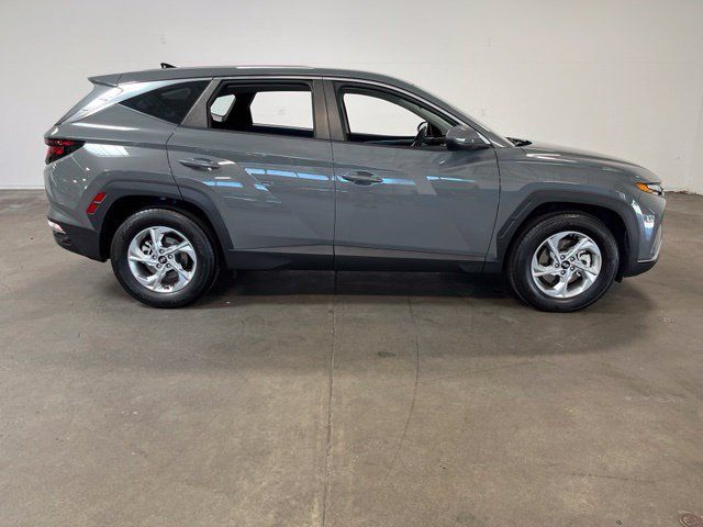 Used 2024 Hyundai Tucson SE FWD image 2