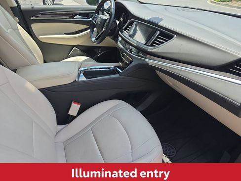 Used 2022 Buick Enclave Essence FWD image 16